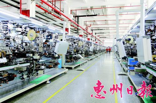 ▲122cc太阳集成游戏科技智能出产车间干净整洁。

